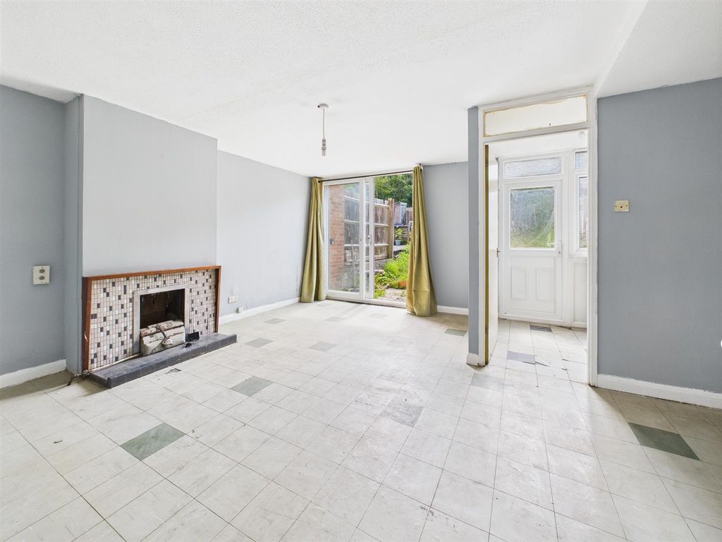 Property photo 3 of 12 Cam05510G0-Pr0009-Still008.Jpg