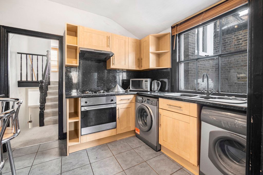 Property photo 3 of 15 Kitchen