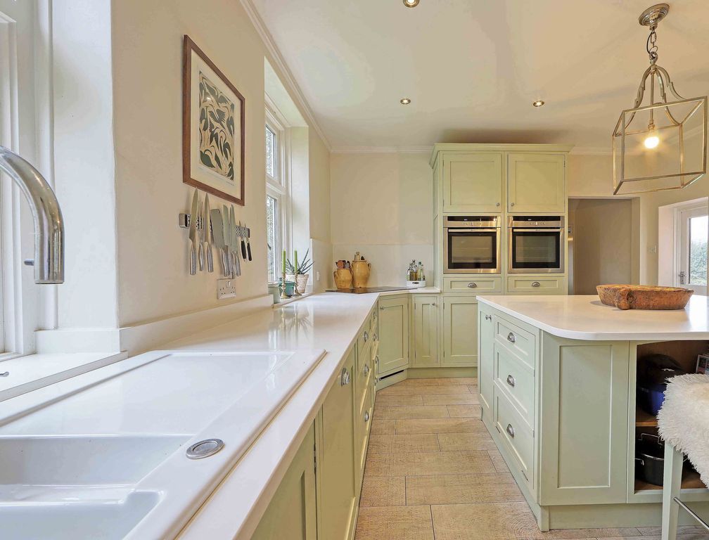Additional image 7 of 5 bed detached house for saleWinter Hill Road, Maidenhead SL6