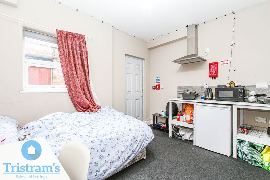 Property photo 3 of 7 Img_3509