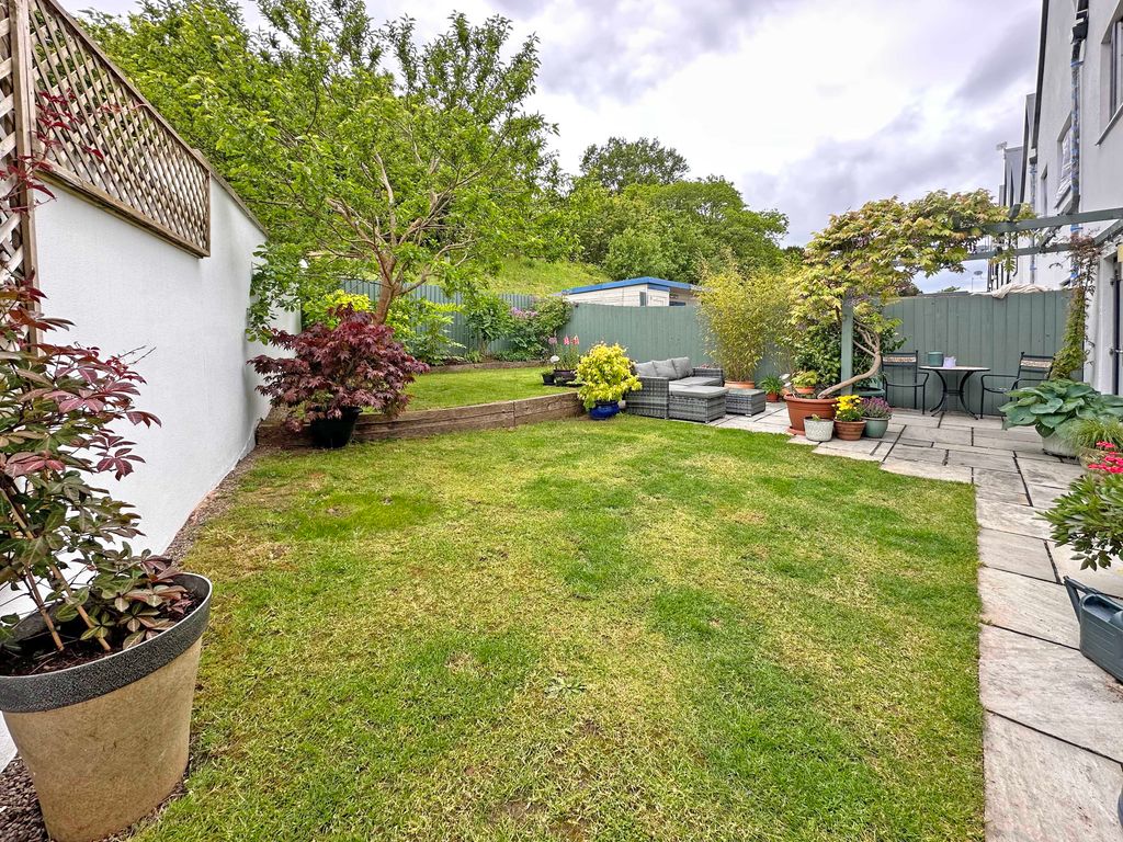 Property photo 2 of 23