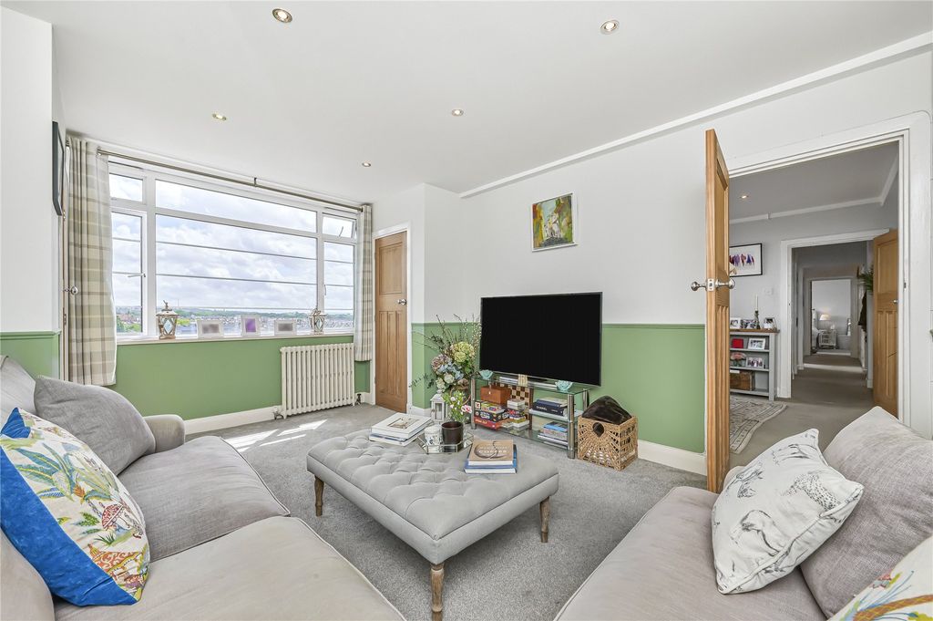 Property photo 1 of 18 Picture No. 09