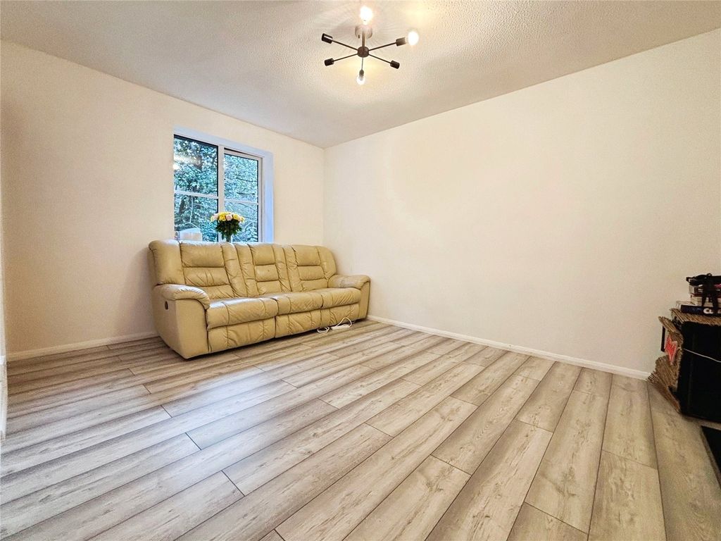 Property photo 3 of 9 Picture No. 05