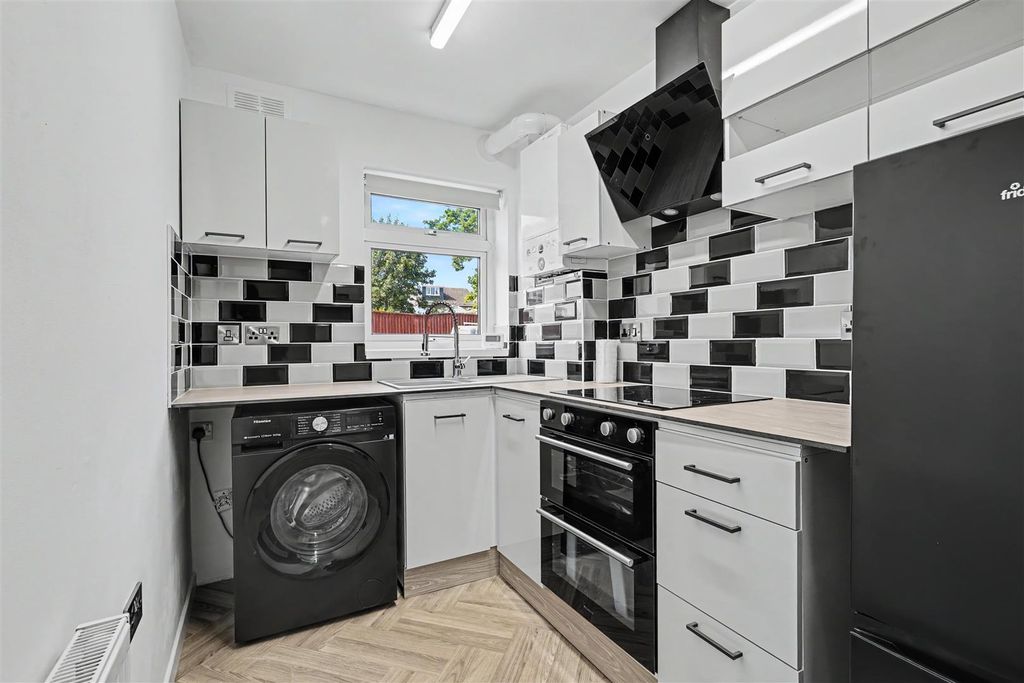 Property photo 1 of 13 Kitchen 1_1.Jpeg