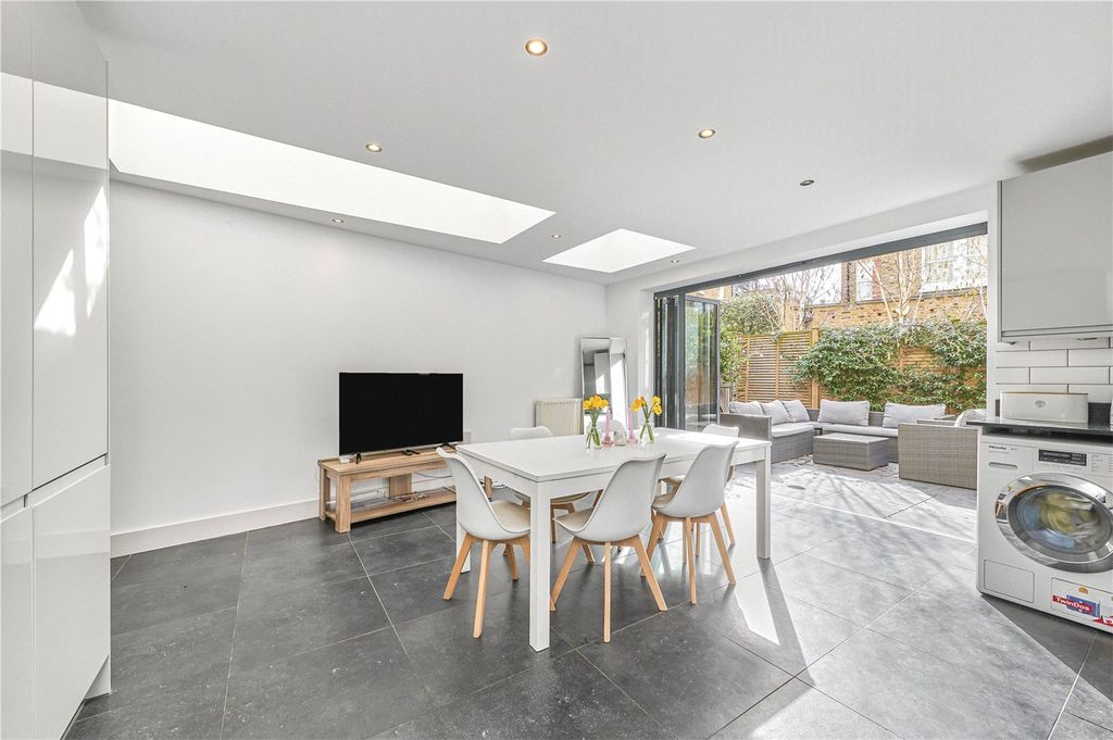 Property photo 3 of 24 Picture No. 04