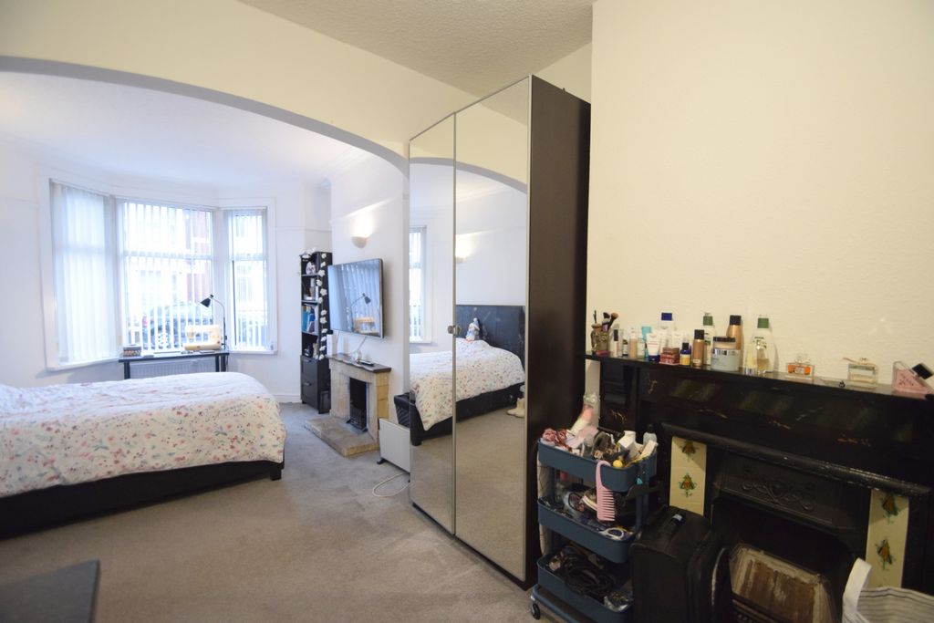 Property photo 3 of 15 Photo 4