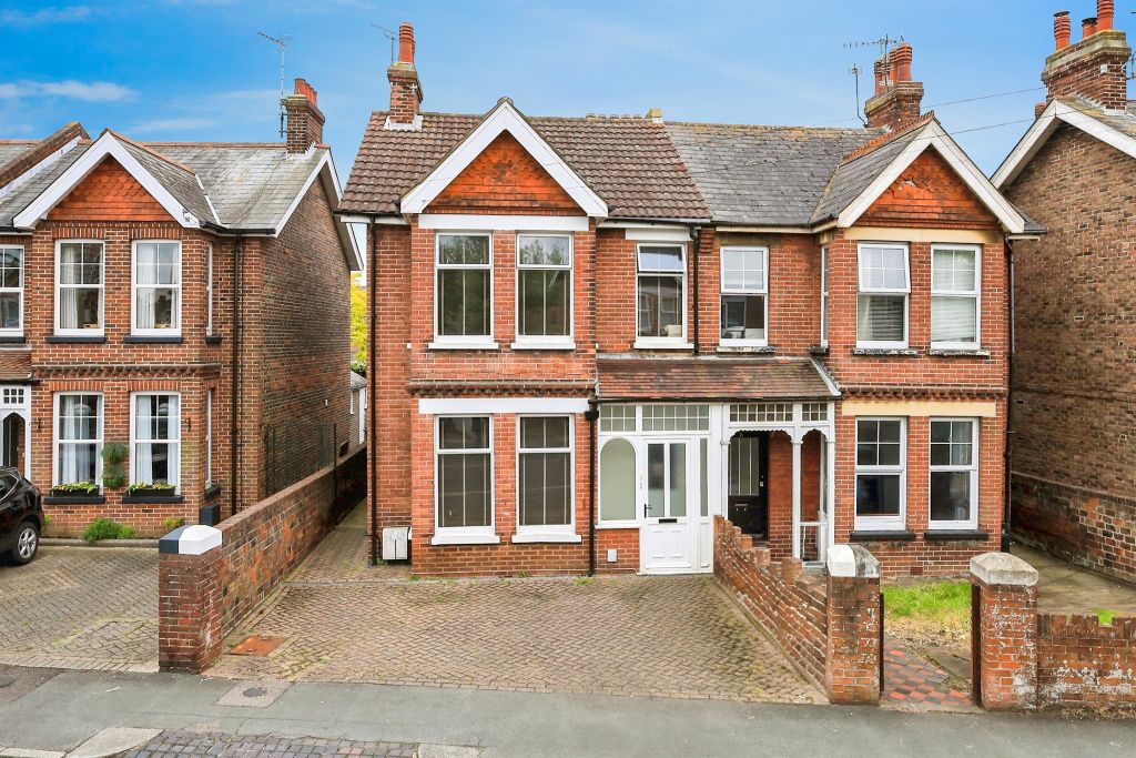 Property photo 1 of 15