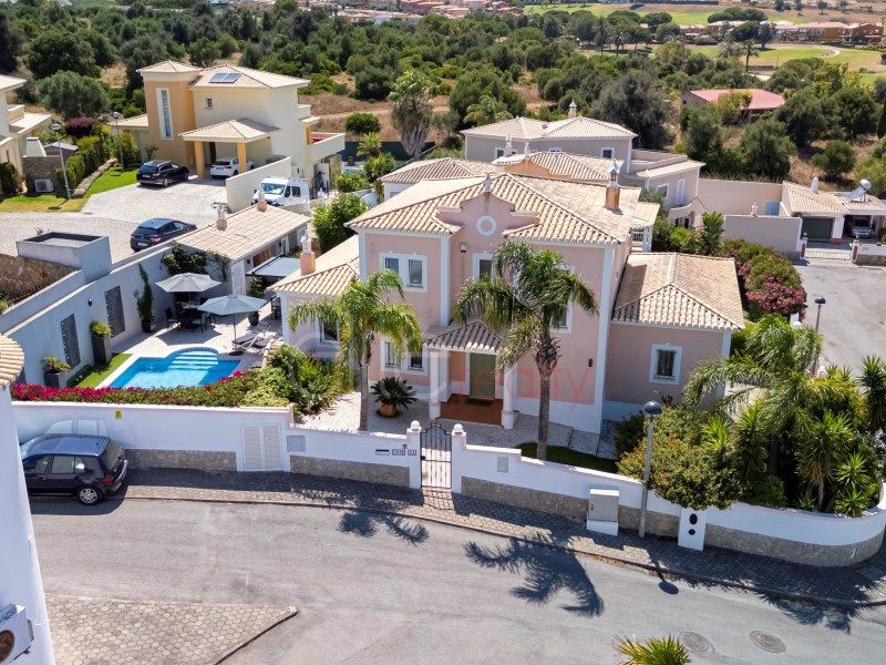 Property photo 1 of 32