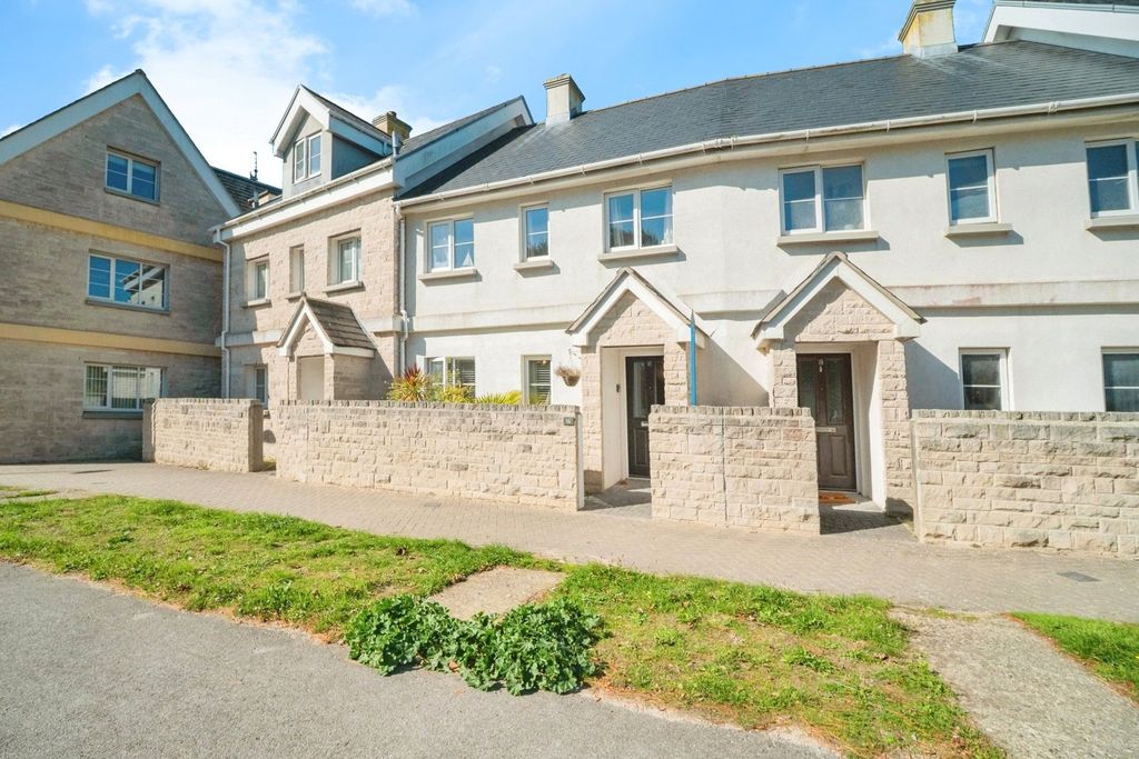 Property photo 3 of 21 Photo