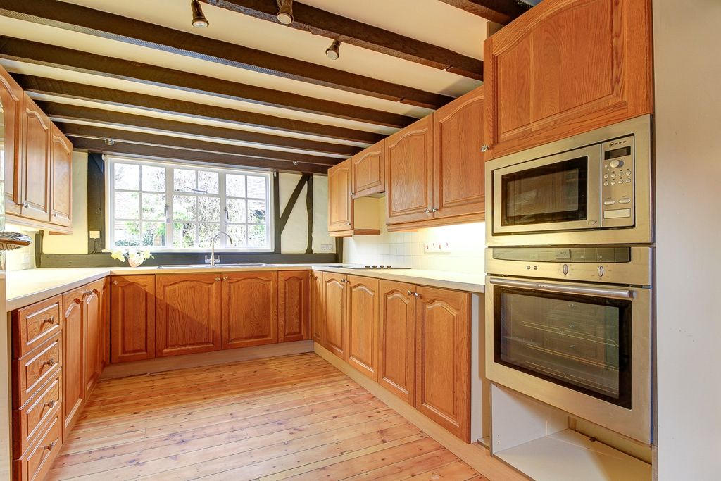 Property photo 2 of 14 Springfield300-12