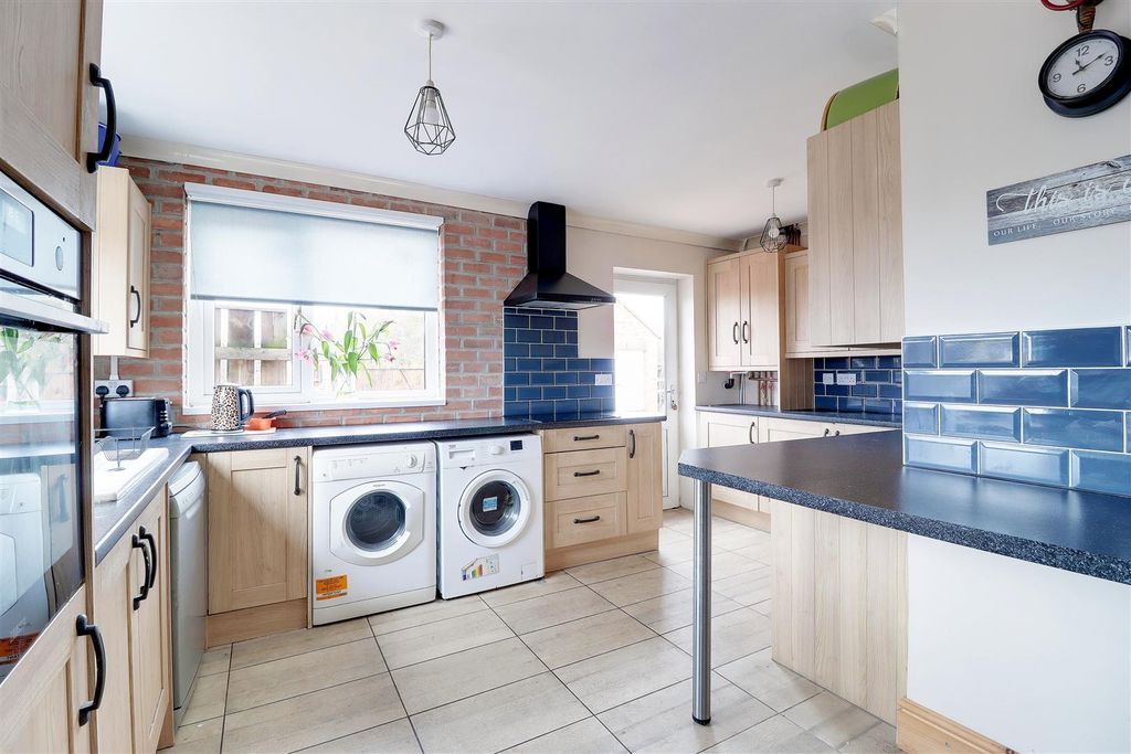 Property photo 3 of 23 Img_2667-Img_2672.Jpg