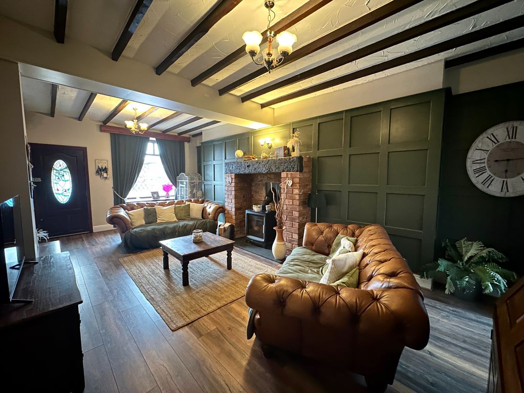 Property photo 2 of 27