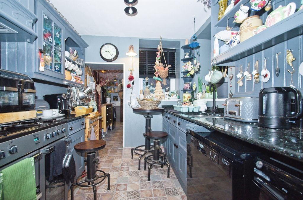 Property photo 3 of 17