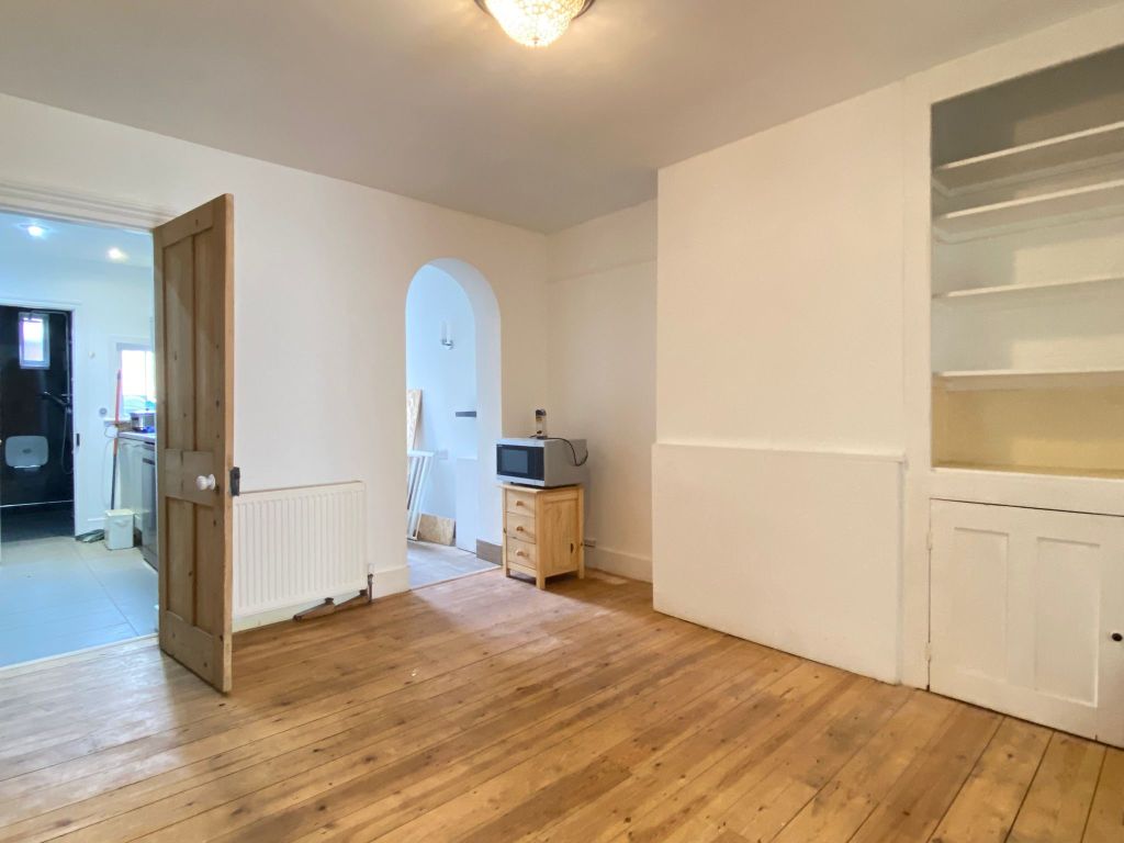 Property photo 3 of 11 Photo