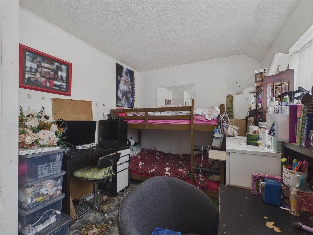 Property photo 3 of 34 Cam01798G0-Pr0664-Still001.Jpg