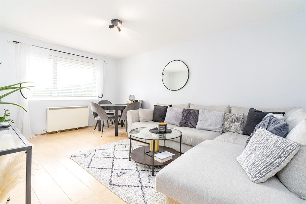 Property photo 3 of 15 Image