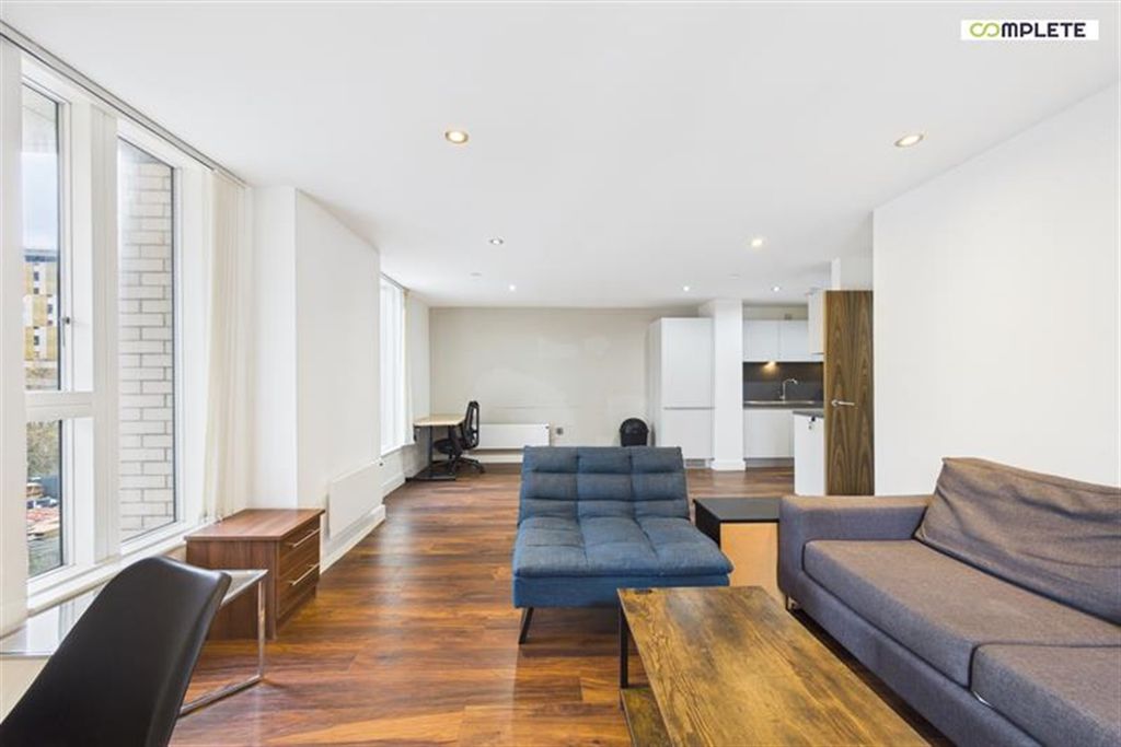 Property photo 1 of 15 (Main)