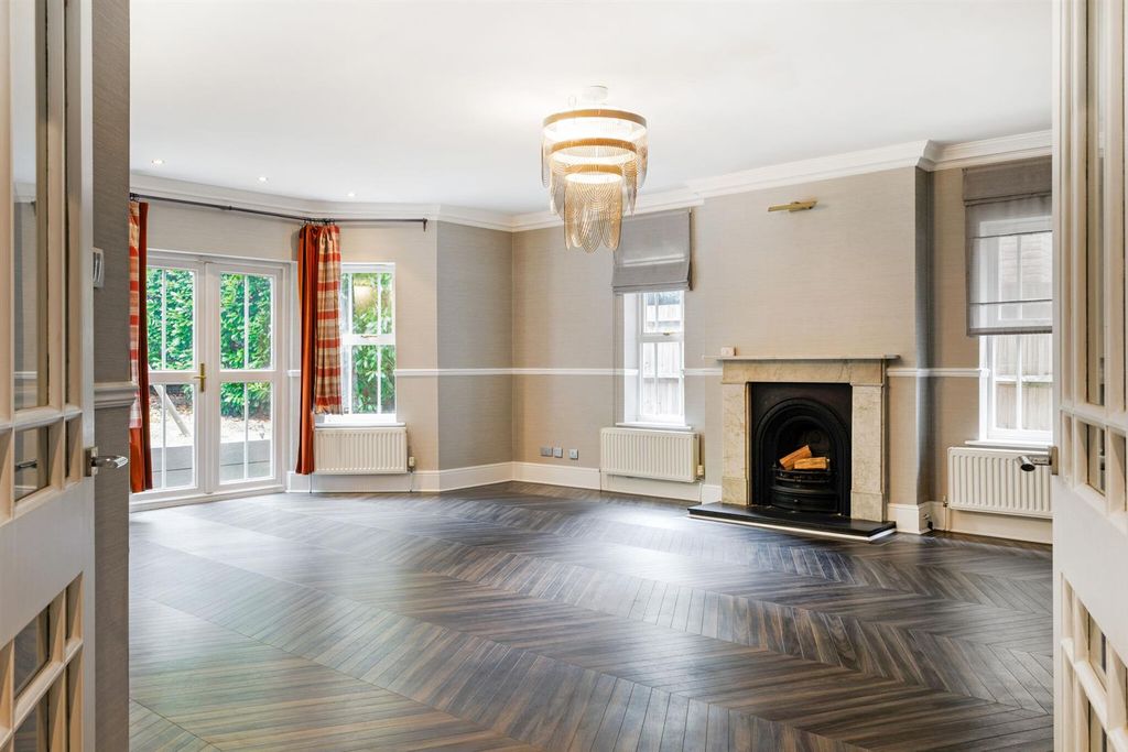 Property photo 3 of 23