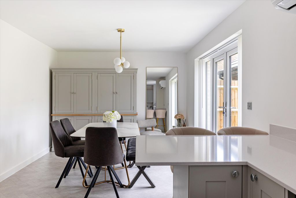 Property photo 3 of 20 Image