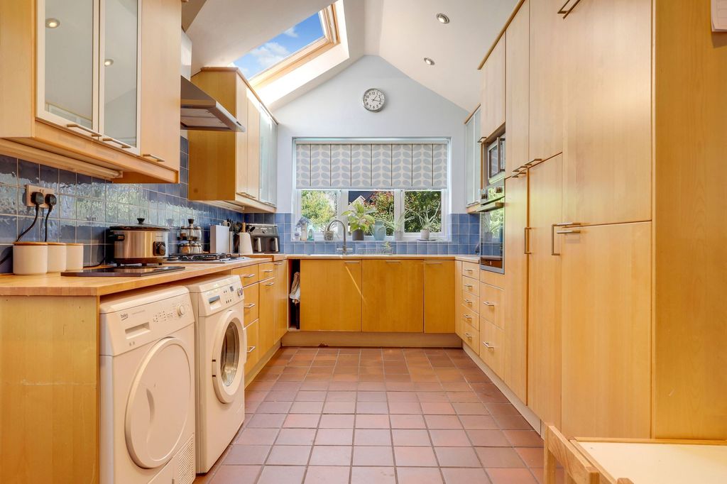 Property photo 2 of 22