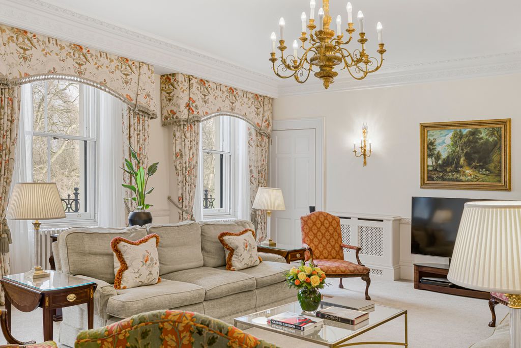 Property photo 2 of 21