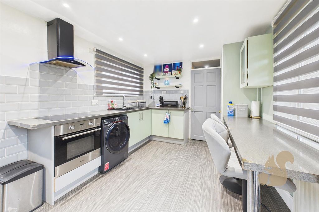 Property photo 2 of 13 Kitchen