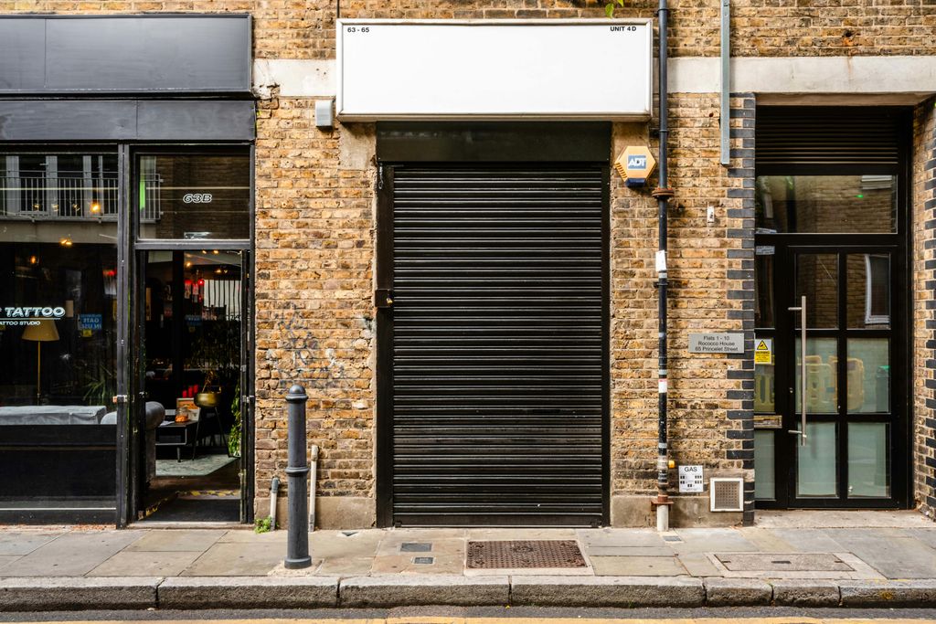 Property photo 3 of 13 Princelet St U4D - Low Res 2.Jpg