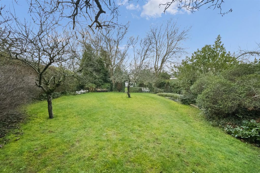 Property photo 2 of 19