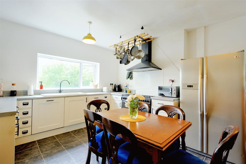 Property photo 2 of 28 Kitchen Diner_1.Jpeg