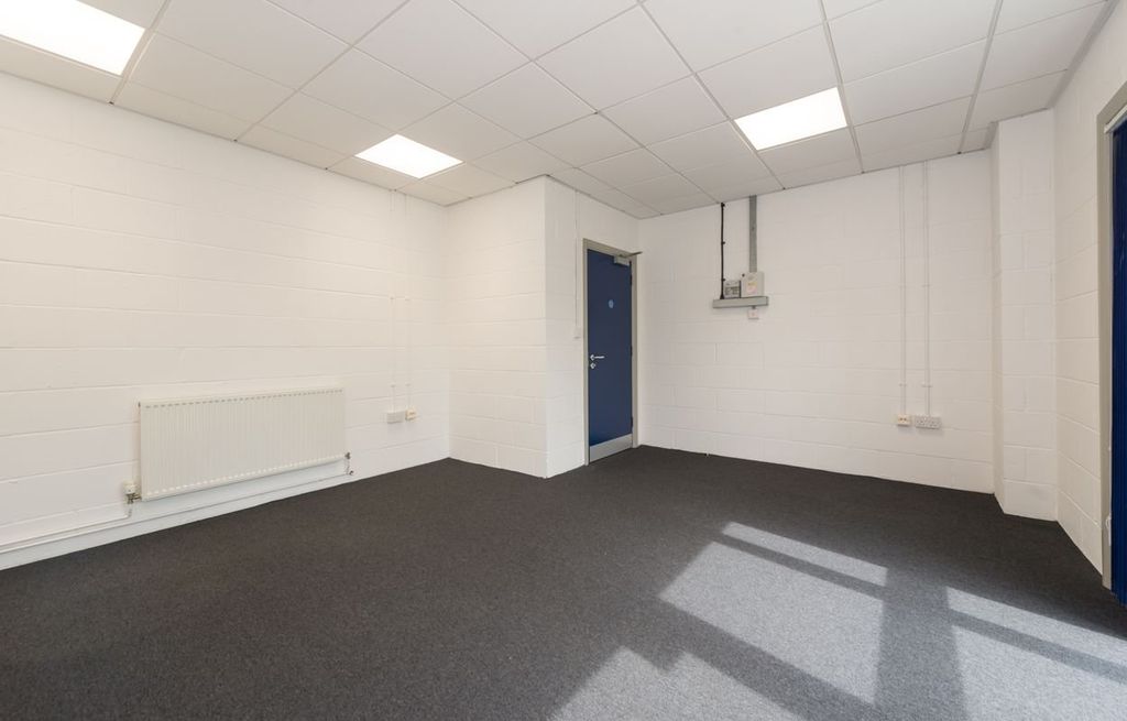 Property photo 3 of 6 Picture 3