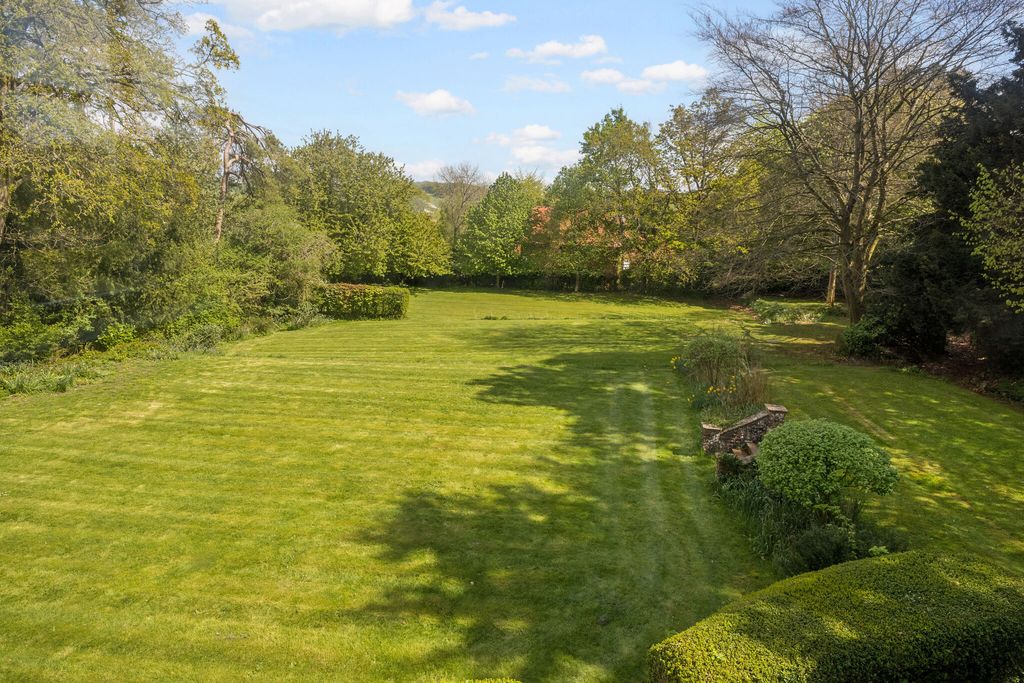 Property photo 3 of 23