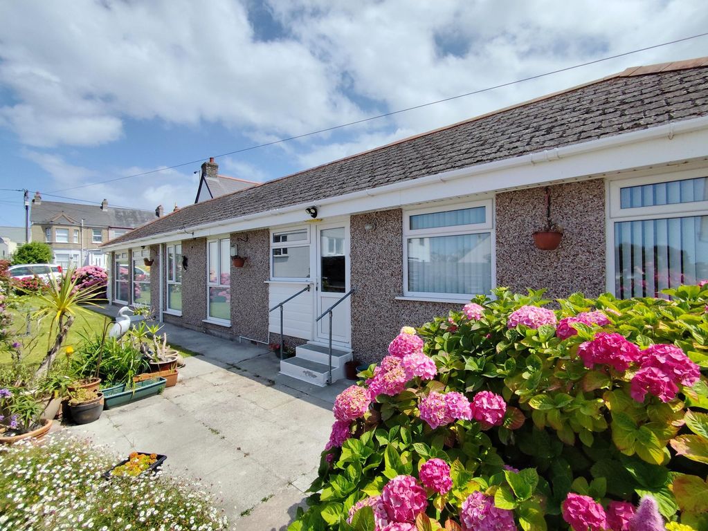 Property photo 1 of 14 External