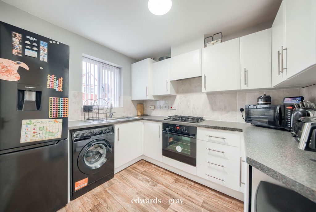 Property photo 2 of 19