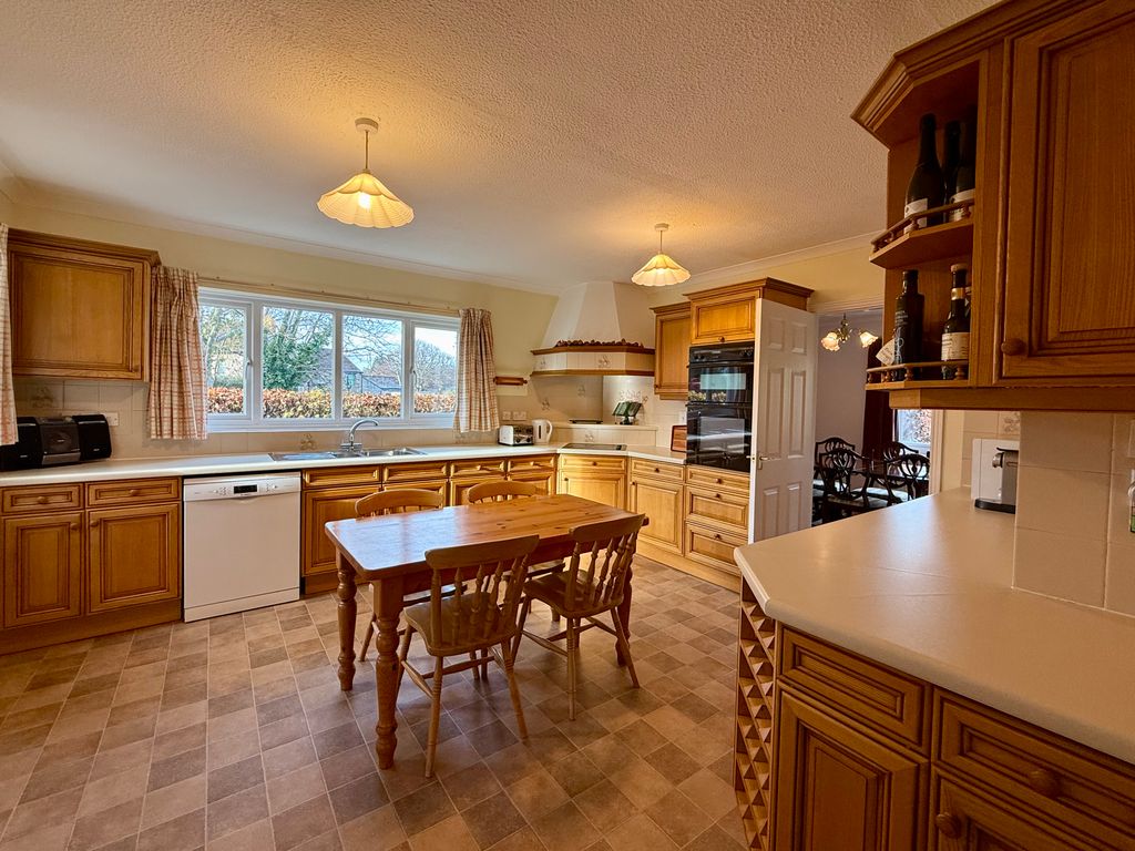 Property photo 3 of 14 Kitchen