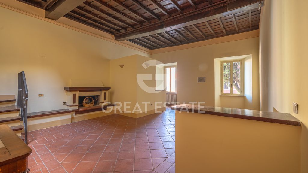 Property photo 2 of 32 Interiors