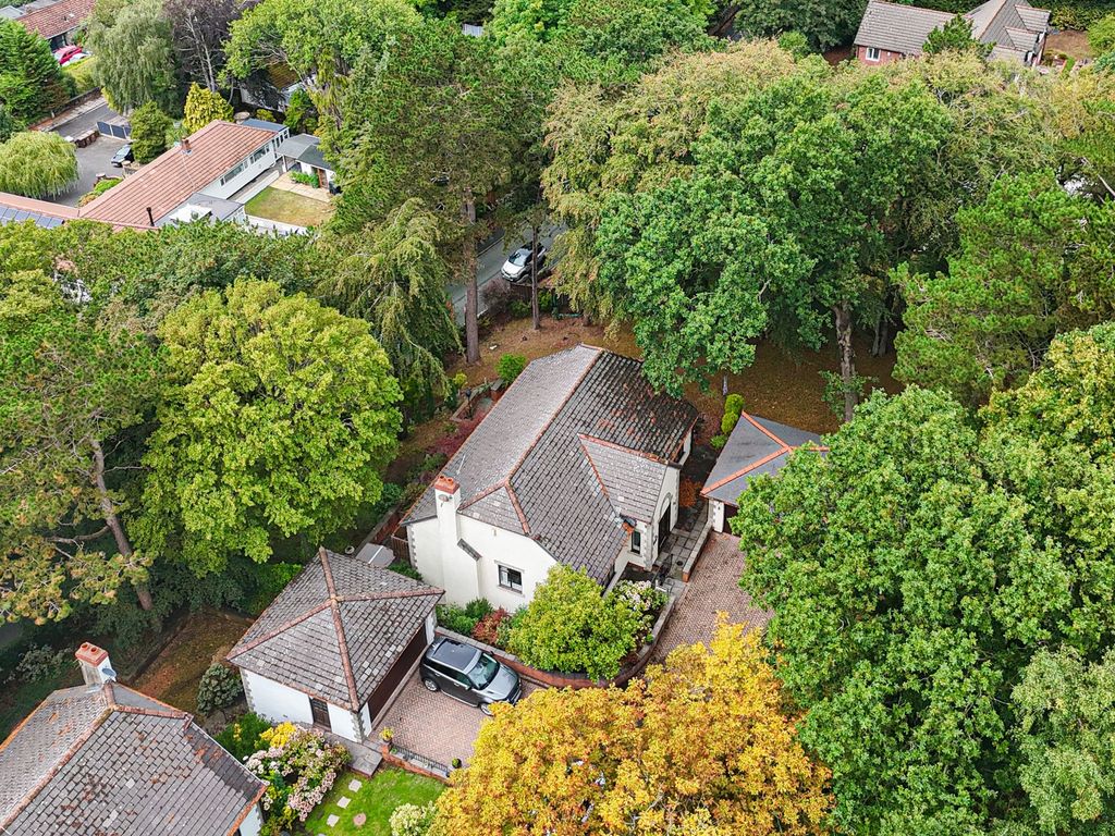 Property photo 2 of 27