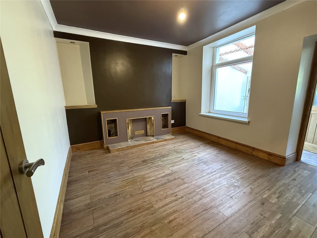 Property photo 2 of 9 Living Room