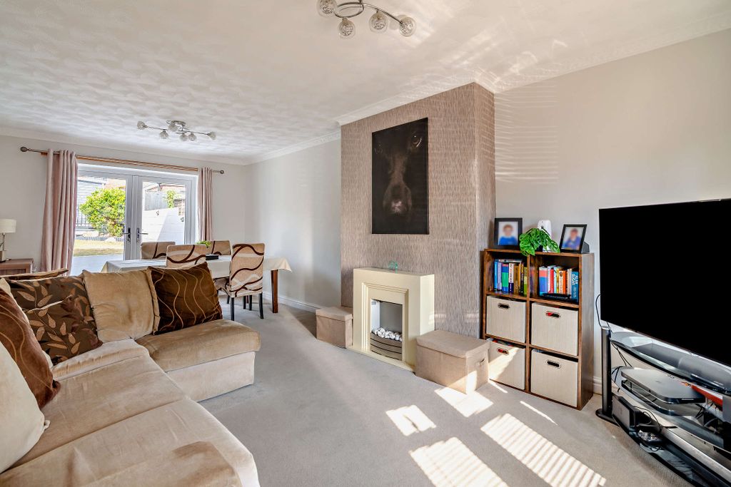 Property photo 3 of 17 Open Plan Layout