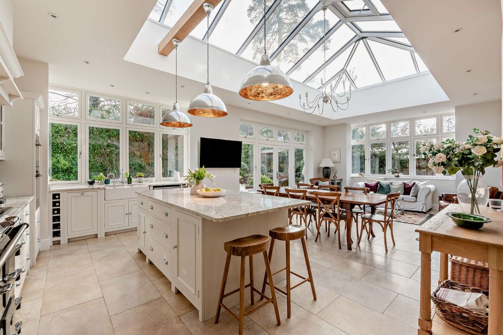 Property photo 2 of 26 Kitchen