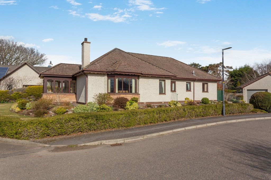 Property photo 2 of 21 6 Chanonry Crescent