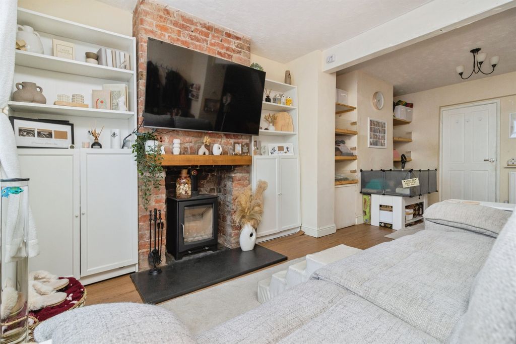 Property photo 2 of 17