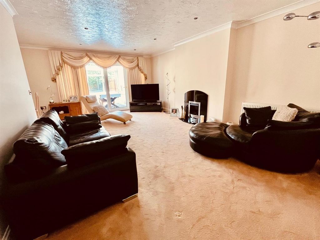 Property photo 2 of 18 8.Jpg