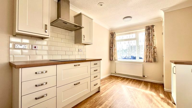 Property photo 3 of 11 Kitchen/Dining Room