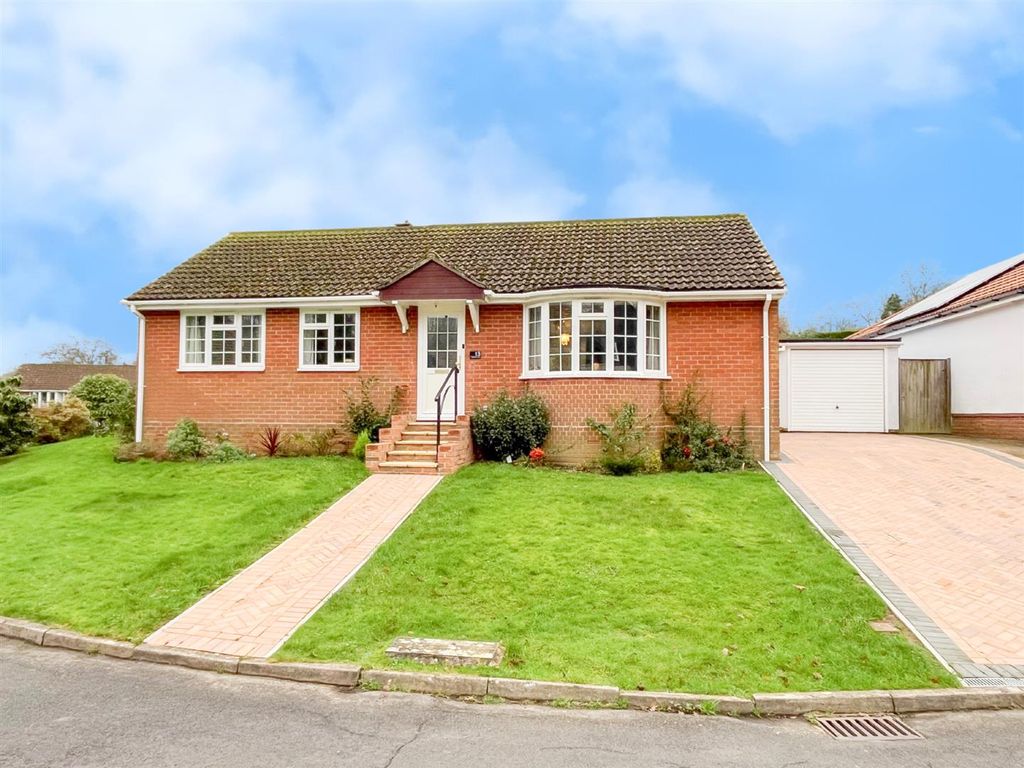 Property photo 1 of 18 Untitled Design - 2025-12-23T112046.421.Png