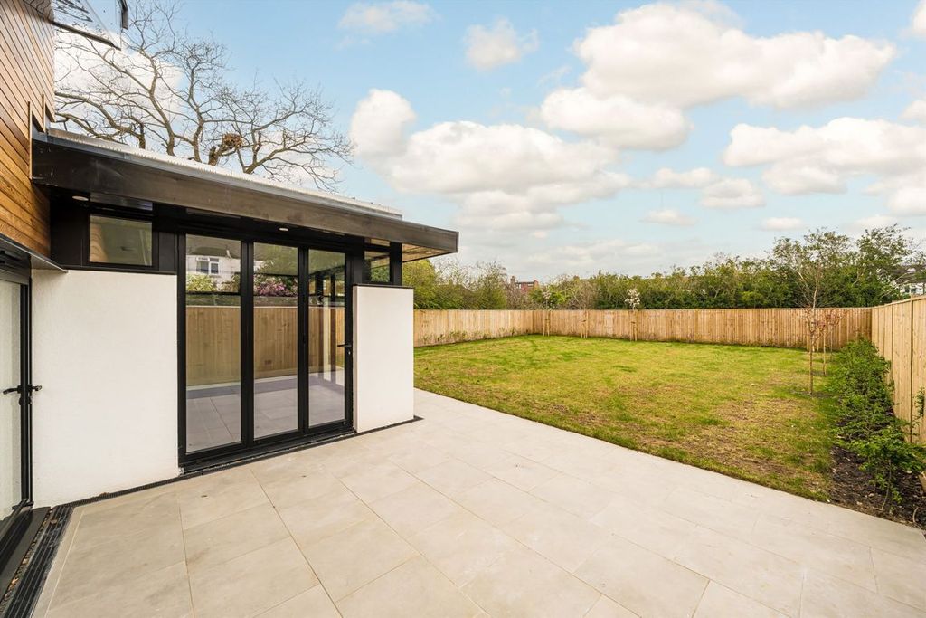 Property photo 3 of 9