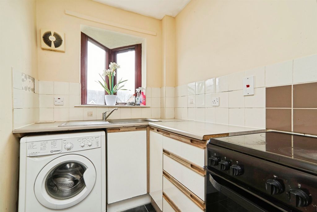 Property photo 3 of 12