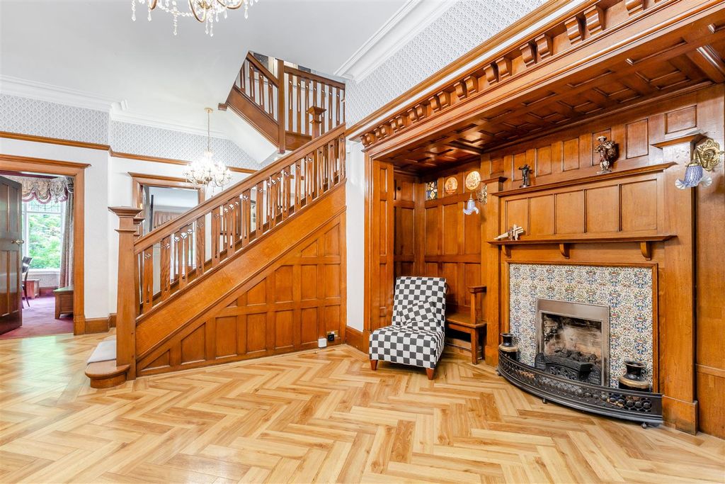 Property photo 2 of 64 8645445-Interior28.Jpg