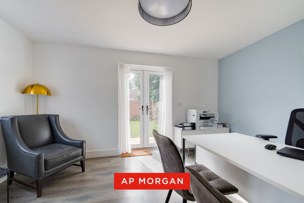 Property photo 2 of 20 Picture No. 15