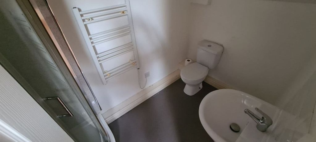 Property photo 3 of 4