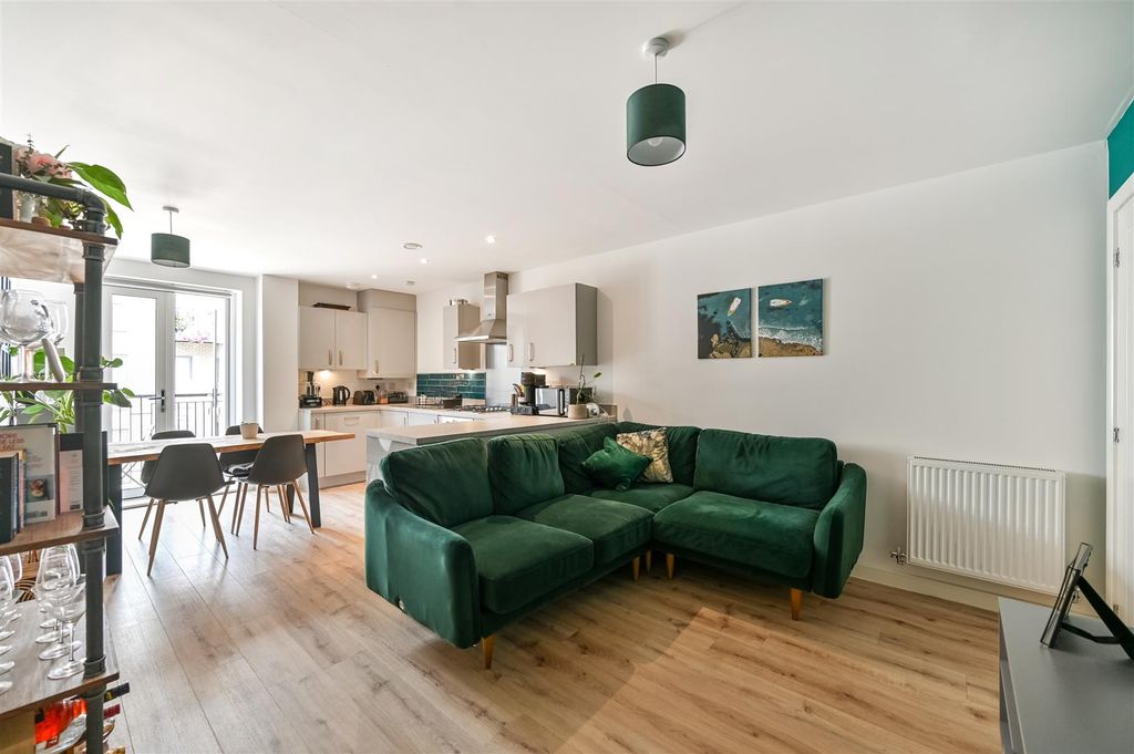 Property photo 2 of 12